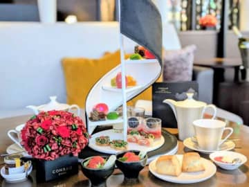 コンラッド大阪♡ニコライ バーグマン フラワーズ ＆ デザインとのコラボアフタヌーンティー