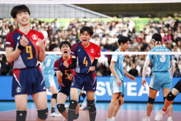 東山が髙橋藍世代以来2度目の優勝！ 清風との関西対決を制す【春高バレー男子2026】