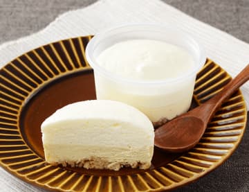 【ローソン】いちごスイーツ「フローズンダークチョコストロベリー」や新作スイーツ「ふわ濃チーズケーキ」など！