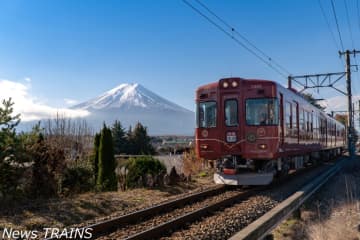 富士急行線では1編成のみに　1000系1205編成「富士登山電車」を使用した「富士急行線運転士体験イベント」を2月に開催