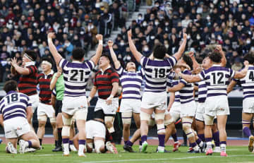 明治大が7大会ぶりの制覇　大学ラグビー、早稲田大に勝利