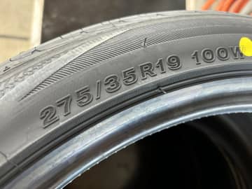 バイクのタイヤ側面の数字、読める？サイズ・速度・荷重が一発でわかる見方ガイド