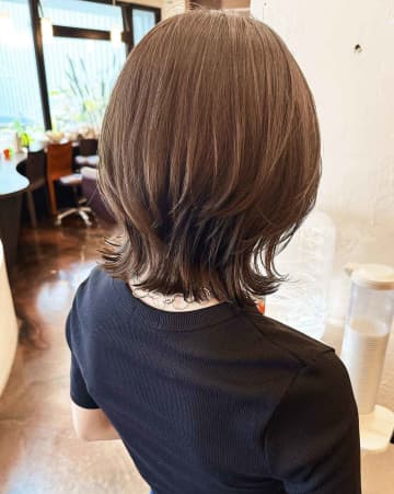 また同じカット → ちょっと待ったーー！【40・50代】周りと差がつく♡「ウルフレイヤー」