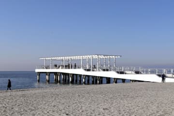 白い砂浜、飛び出たデッキ…千葉に次々誕生　海浜公園リニューアル、公民連携でコスト減