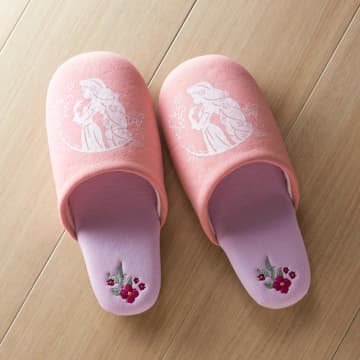 【どれ好き？】「ディズニー激かわスリッパ」が種類豊富！“ふわもこ仕様”など、お気に入りの一足を見つけよう♪