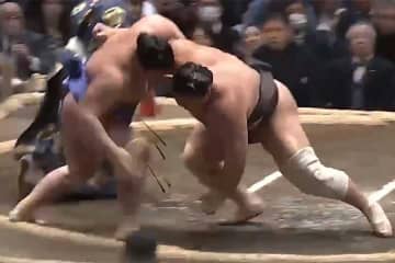 大相撲初日から映り込んだ大物芸能人を発見　「あっ！」「変わりました」ABEMA実況席で話題