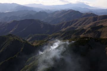 神奈川・丹沢で山小屋が全焼　県は自衛隊に災害派遣要請