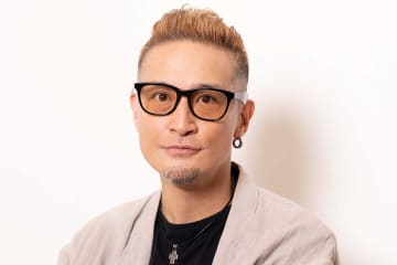 松岡昌宏が49歳誕生日　最新ビジュアルに「激シブ」「誰かと思った！」「かっこいい」反響続々