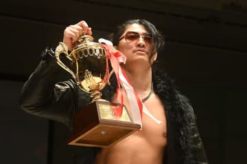 【ノア】OZAWA　遠藤哲哉に惨敗＆プロレス大賞トロフィーも大破…再び左足手術へ「治るまで欠場！」