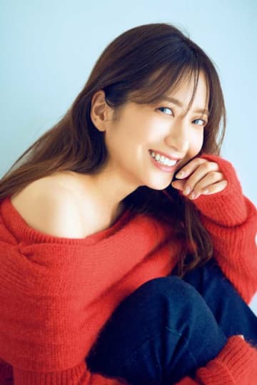 FLASH表紙で話題♡笹崎里菜が見せた“今”と豪華グラビア競演の全貌