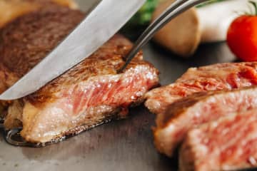 【食べ放題ニュース】「厚切りサーロインステーキ食べ放題」が最安4千円台から！極上ホテルブッフェ、行くしかない～!!