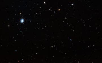 銀河になりそこねた天体？ ハッブル宇宙望遠鏡が観測した「クラウド9」とは