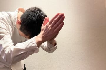 「誰この人？」激昂するクレーマーと担当者が対面した結果→後日、客が“菓子折り謝罪”することになった経緯