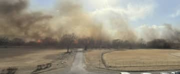 荒川の河川敷で出火　枯れ草が燃える　埼玉・熊谷　現場は荒川大橋の上流約1キロの場所　約8時間後に鎮火