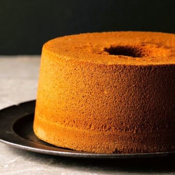 【オイルなし】ふわっふわ！本当に美味しい「プレーンシフォンケーキ」の作り方。卵のコクとホワイトチョコレートのミルキーな味わいです