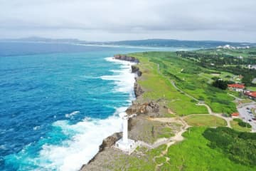 【実はソレ沖縄が発祥！】全国的な人気を誇る「ファミチキ」や空手など！各スポットの観光情報も紹介