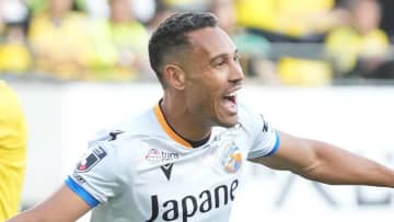V・ファーレン長崎退団…元横浜FMエジガル・ジュニオの移籍先は？FC今治の可能性も