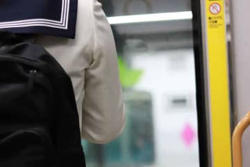 「私はこれで痴漢に遭わなくなった」　受験生を救う「痴漢抑止バッジ」　無料配布の効果とおそるべき痴漢被害の実態とは