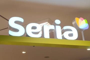 「すごく清潔」「神すぎる」　セリアで“1枚約2円”のコレが排水溝掃除を救う