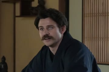 明日の『ばけばけ』“ヘブン”トミー・バストウの発言が新聞で記事になり騒動に発展