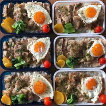 【あきこさんレシピ】休日ランチは全部コレ！ひと口食べれば箸が止まらん「ネギ塩豚カルビ丼」