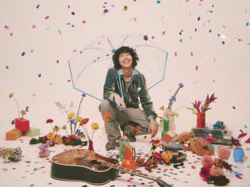 映秀。 新曲「Fly You to the Moon」MV公開　楽曲をもとに描かれた漫画の最終話を映像化