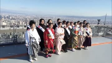 恒例「大人の階段」「ディズニー成人式」も　「成人の日」各地で式典　「新成人」前年と同じ109万人過去2番目の少なさ