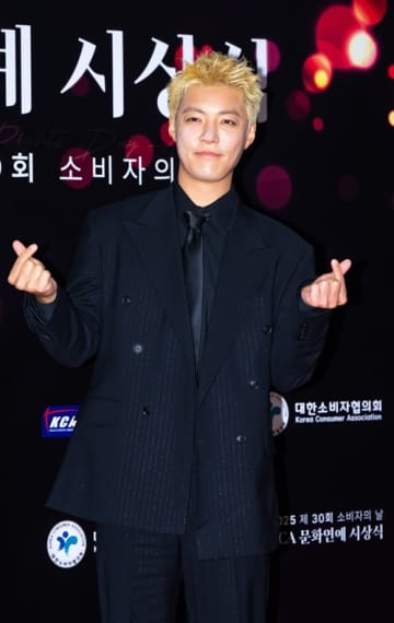 日本国籍を捨て韓国人になった歌手、5回退学になったと告白…「小卒」という言葉に周囲驚愕