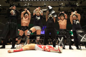 【ノア】カイ・フジムラが兄アレハンドロを裏切り、聖地騒然のTEAM 2000 X入り「お前みたいなゴミマスクは俺が刻んで捨ててやる」