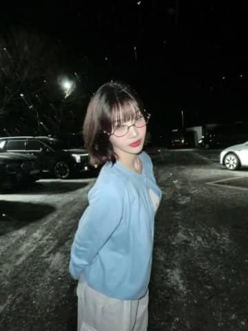 「Red Velvet」ジョイ、激やせダイエットに視線集中…密着クロップド丈トップスもゆるゆるに