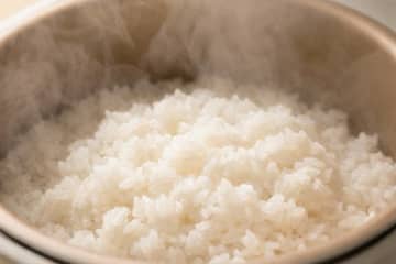 「これは知らなかった！」お米が氷とハチミツで極上の炊きあがりに！美味しくなる秘密は水の温度にあった！