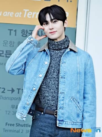 【PHOTO】ファン・ミンヒョン、海外スケジュールのため出国