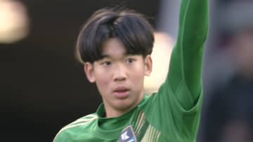 【高校サッカー】鹿島学園GKプムラピーが魂のPKストップ　試合は2点ビハインドで後半へ