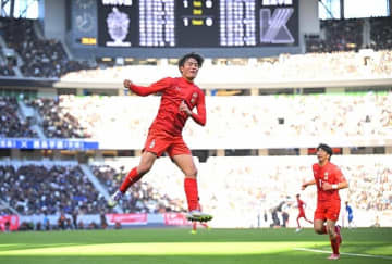 史上最多の６万142人が国立に来場！天皇杯決勝を大幅に上回る！大歓声のなか、神村学園が初優勝＆６校目の２冠達成【選手権】