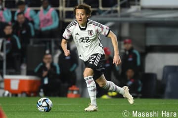 ｢和製ファンデフェン｣ル・アーヴル瀬古歩夢がCBスタメンで売り出し中“怪物”ストライカーを完全ストップ！ リーグ・アン公式も絶賛の｢スーパーディフェンス｣が話題