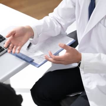 【獣医師執筆】犬の「レプトスピラ感染症」ってどんな病気？注意すべき症状や、治療から予防法まで解説