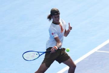 坂本怜 元世界21位エバンズを圧倒し予選2回戦へ。ブレークポイント握らせない盤石のテニス[全豪オープン予選]