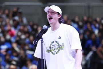 A東京歓喜の優勝コメント、テ－ブス海「我慢比べのところで、絶対に負けませんでした」［天皇杯決勝］