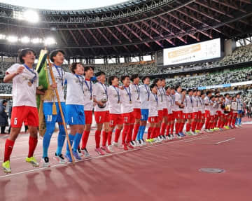 監督自ら野菜や肉をカット。“利他の精神”が選手たちに伝播。誰かのために行動できるマインドで神村学園が日本一に輝く【選手権】