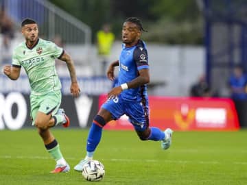 「心配の種だ」日本代表経験のある30歳FWの現状を独大手紙が伝える。指揮官は同情「彼は何をやってもうまくいかない。可哀想にさえ思えてくる」