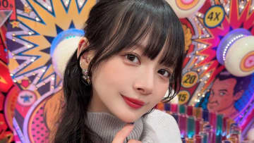 「別人かと思った」岡田紗佳 雰囲気ガラリの大変身ショットを披露！「すき？？？」ツヤツヤと輝く新ヘアスタイル姿に「バッサリいったねえ」