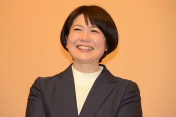 小川晶氏が涙　前橋市長選挙で再選確実「今度はもっと良い仕事をしていきたい」