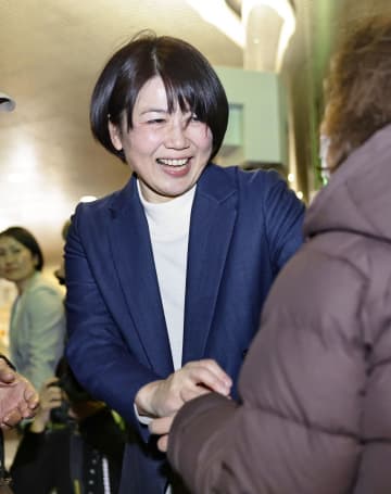 小川氏「一緒に戦い勝ち取った」　背水の陣で逆風制す