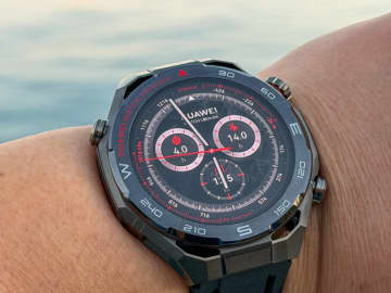 [みんなのケータイ]海中でSOSも送れる、「HUAWEI WATCH Ultimate 2」のダイバー通信を使ってみた