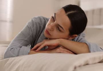 夫と別れたあとの後遺症がひどくて…。妻でも母でもなく、女として生きた彼女の末路