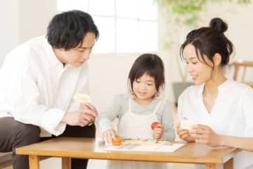 復活する「こどもNISA」はジュニアNISAと何が違う？ 児童手当の積立で18年後にいくらになるか試算