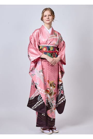 駐日リトアニア大使の19歳長女、和装姿が衝撃の10万バズ「驚くほど似合う」「素敵すぎます」称賛続々