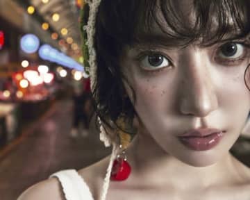 LE SSERAFIM・宮脇咲良、編み物で新境地！手作りキットブランド「クチュリエ」アンバサダー就任＆コラボ始動