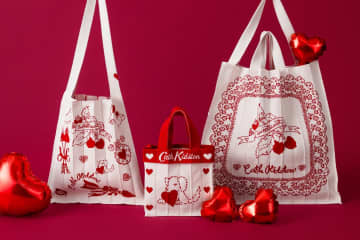 キャス キッドソン“ハートを運ぶワンちゃん”のバレンタイン柄ニットバッグ、KNT365コラボ