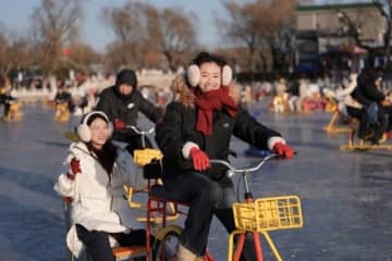 什刹海の前海でスケートリンクの営業が開始―北京市